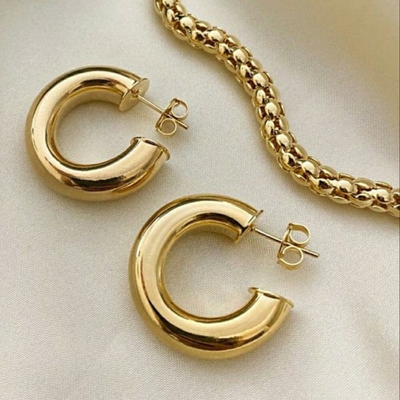 Abriella bold hoop earrings (small) - Picture 2 of 3